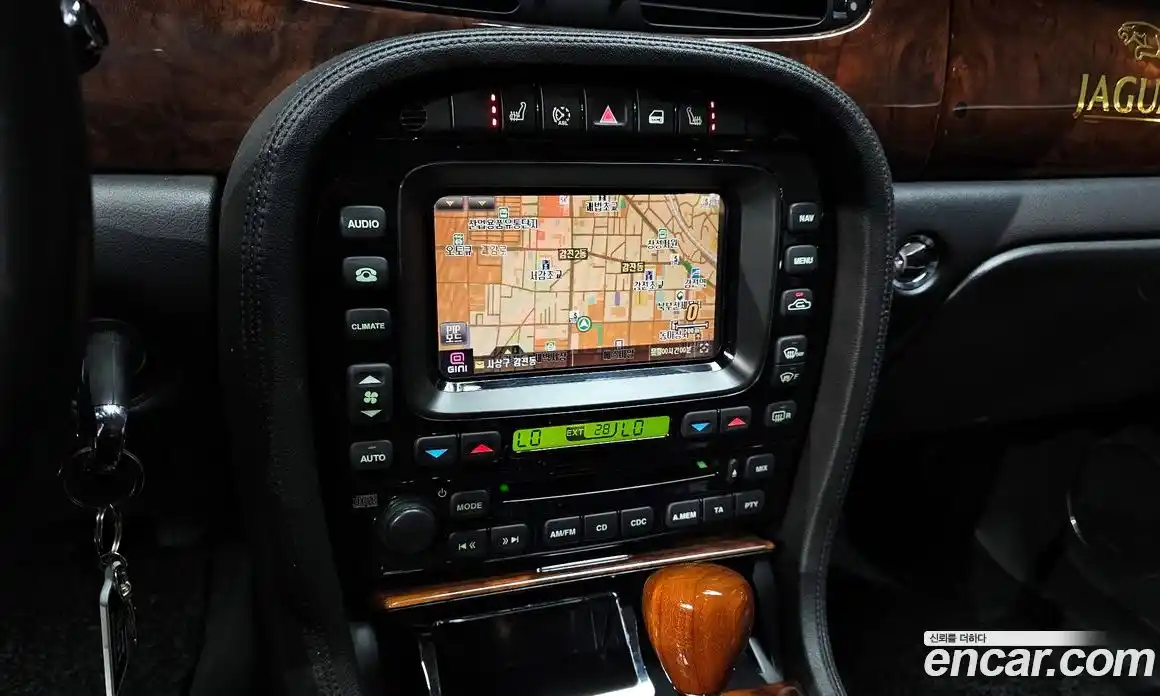 Jaguar XJ 2008 2.7 Автомат в Москве № 320225, фото 14