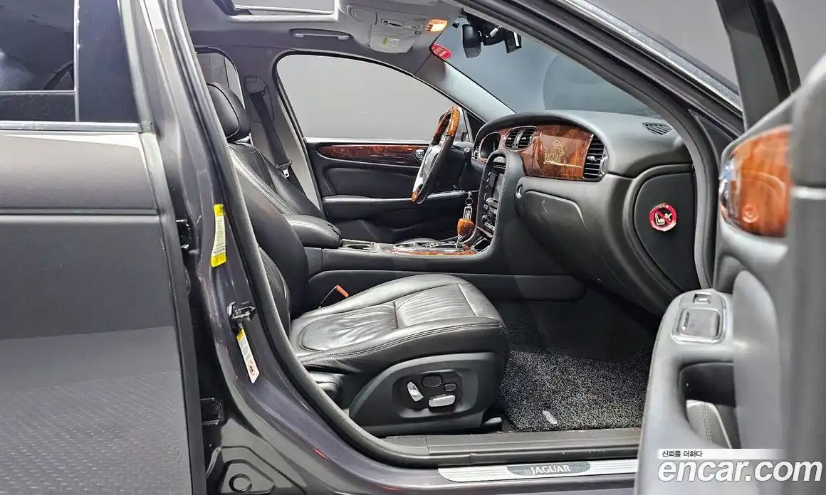 Jaguar XJ 2008 2.7 Автомат в Москве № 320225, фото 10