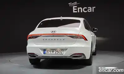 Hyundai Grandeur 2022 2.5 Автомат в Москве № 320627, миниатюра 4