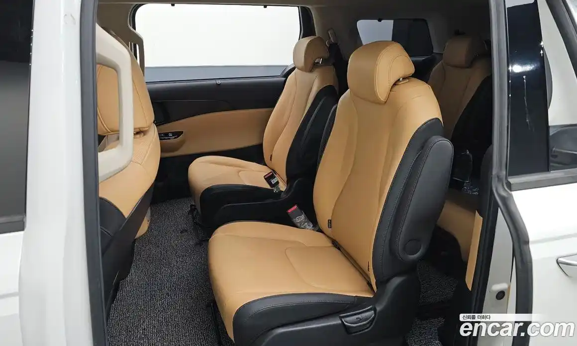 Kia Canival 2021 2.2 Автомат в Москве № 339055, фото 12