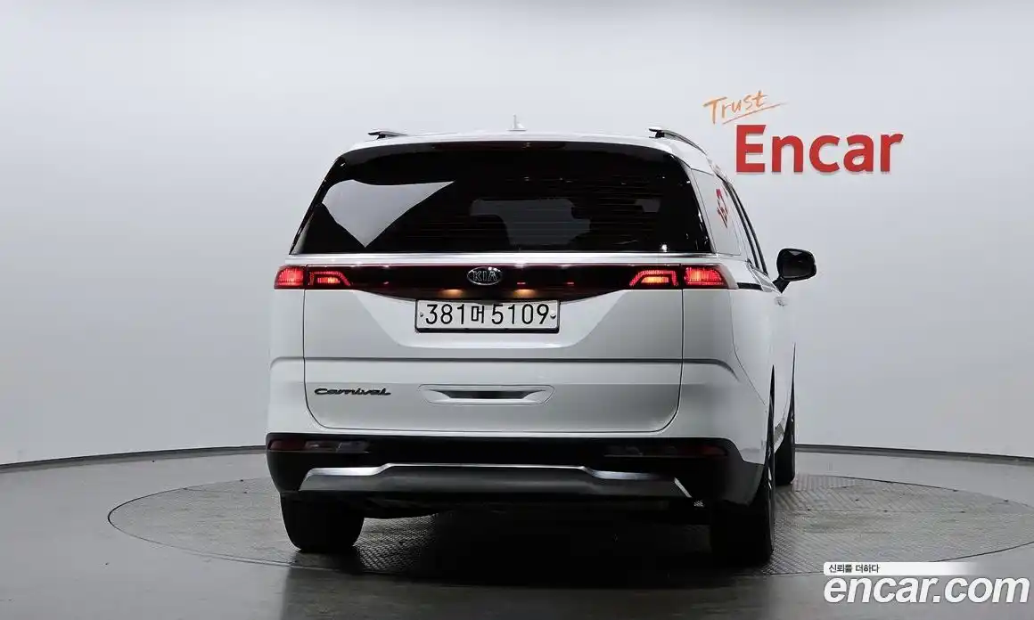 Kia Canival 2021 2.2 Автомат в Москве № 339055, фото 4