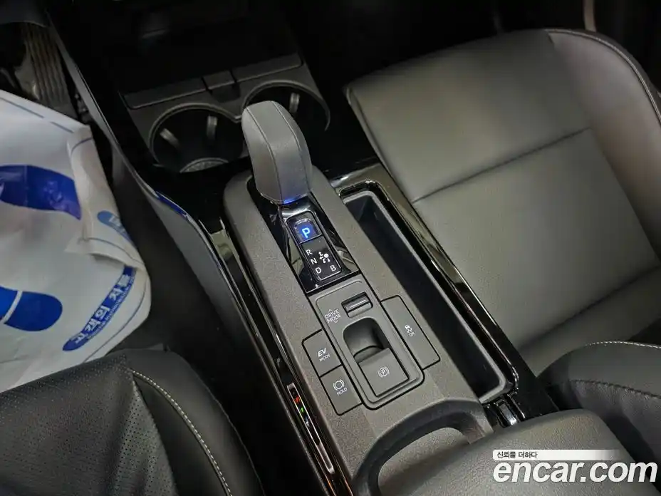 Toyota Prius 2024 2.0 Автомат в Москве № 361216, фото 16