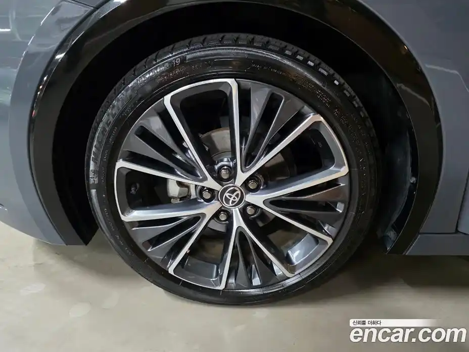 Toyota Prius 2024 2.0 Автомат в Москве № 361216, фото 9