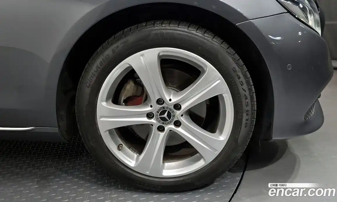 Mercedes-Benz E-Class 2018 1.9 Автомат в Москве № 391015, фото 5