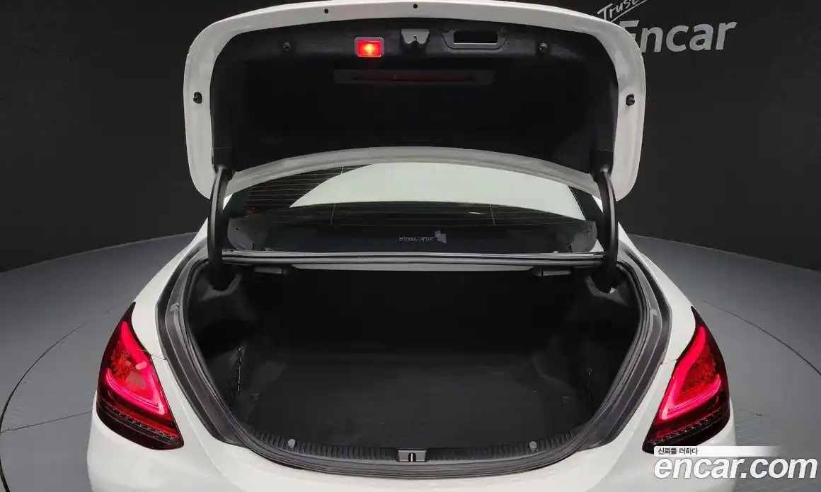 Mercedes-Benz C-Class 2019 2.0 Автомат в Москве № 428315, фото 20