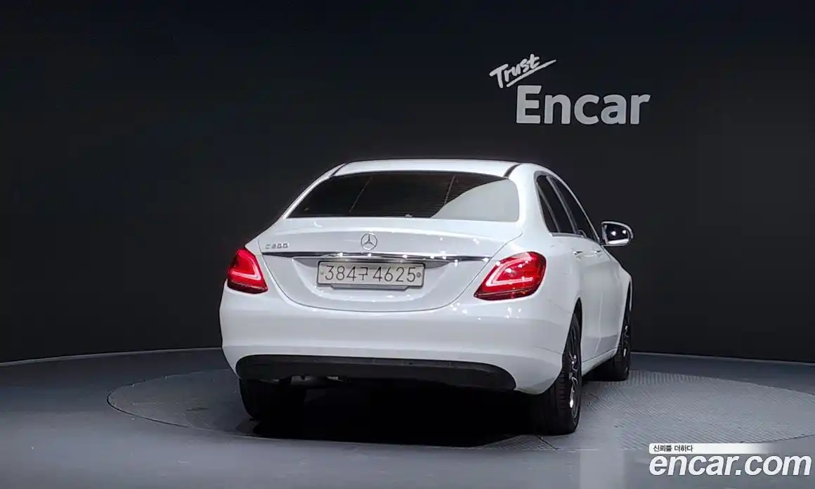 Mercedes-Benz C-Class 2019 2.0 Автомат в Москве № 428315, фото 4