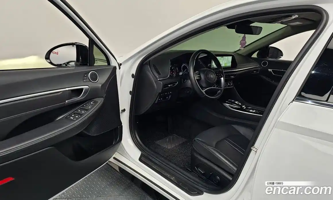 Hyundai Sonata 2023 2.0 Автомат в Москве № 459267, фото 9