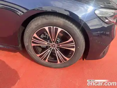 Mercedes-Benz E-Class 2025 2.0 Автомат в Москве № 493639, миниатюра 3