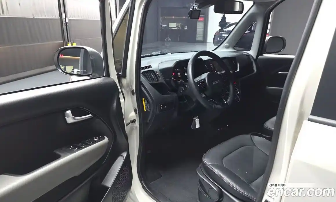 Kia Ray 2023 1.0 Автомат в Москве № 523051, фото 10