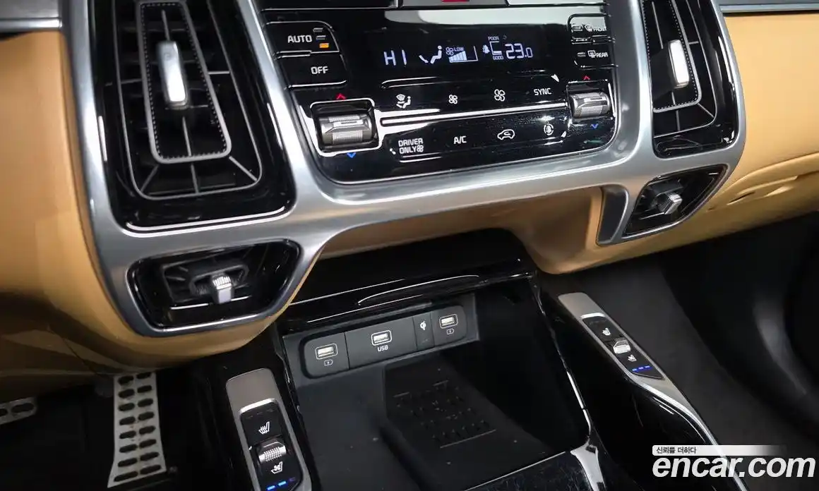 Kia Sorento 2023 1.6 Автомат в Москве № 523068, фото 16