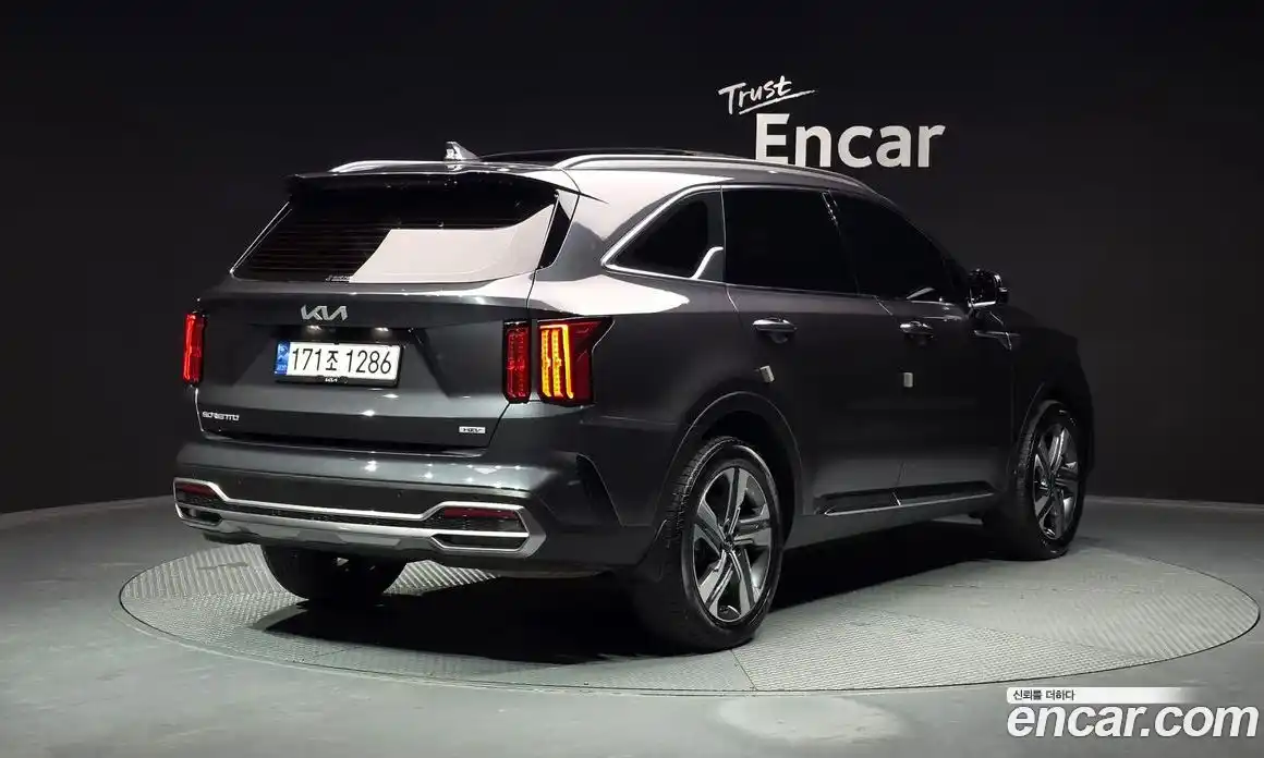 Kia Sorento 2023 1.6 Автомат в Москве № 523068, фото 2