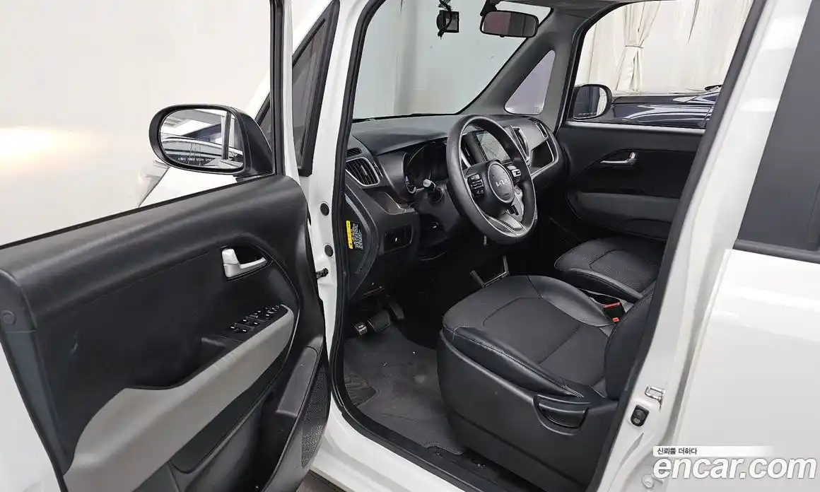 Kia Ray 2022 1.0 Автомат в Москве № 523087, фото 10