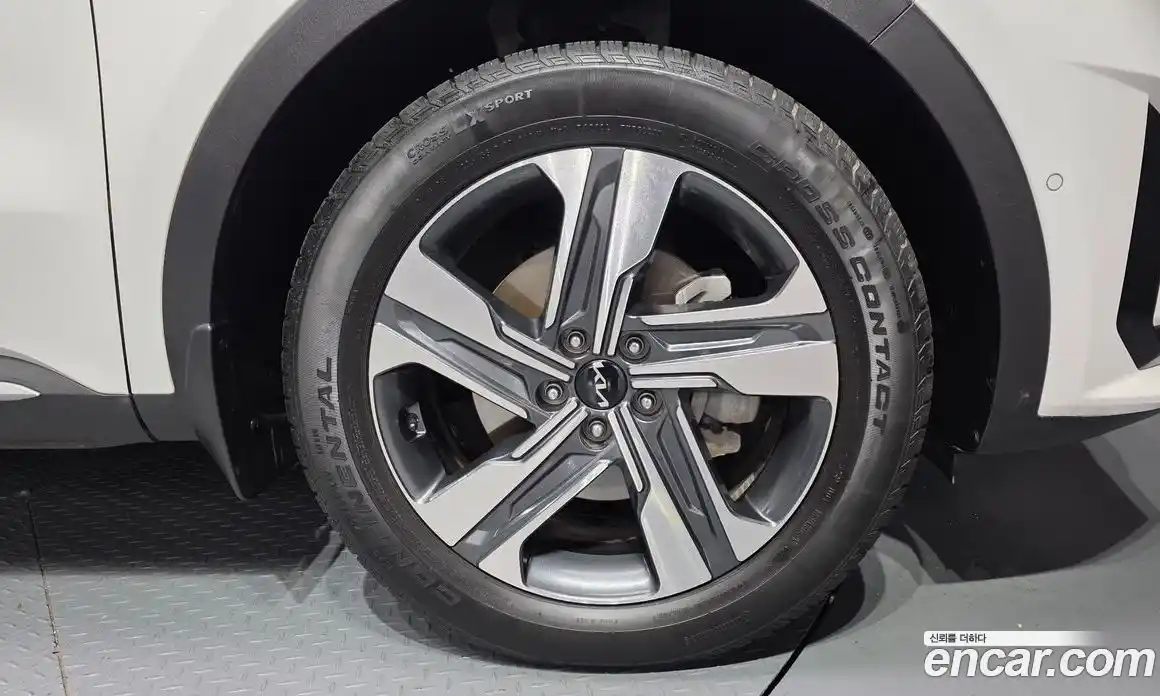 Kia Sorento 2023 1.6 Автомат в Москве № 535780, фото 5