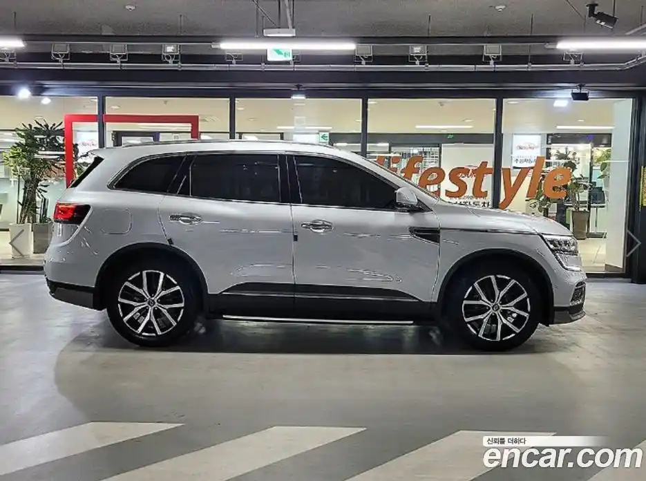 Renault QM6 2021 2.0 Вариатор в Москве № 536783, фото 3