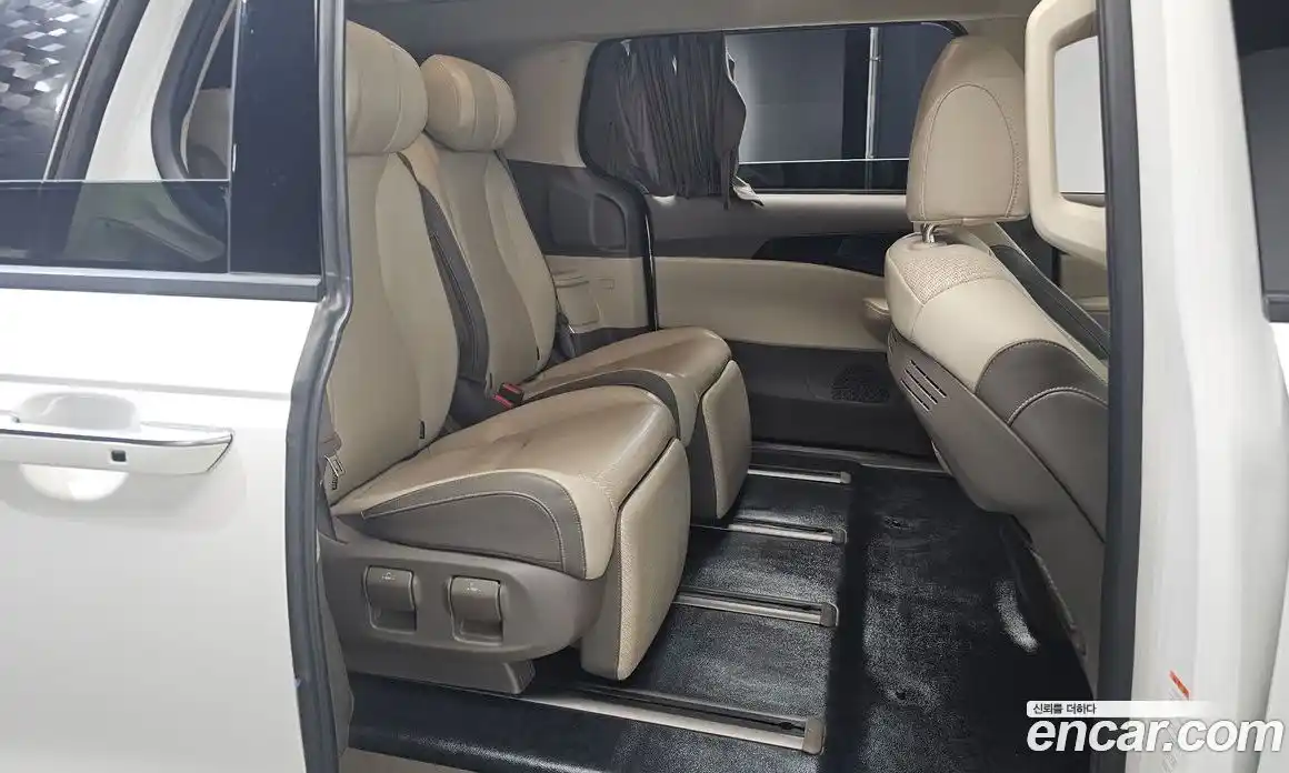 Kia Canival 2024 3.5 Автомат в Москве № 55766, фото 11