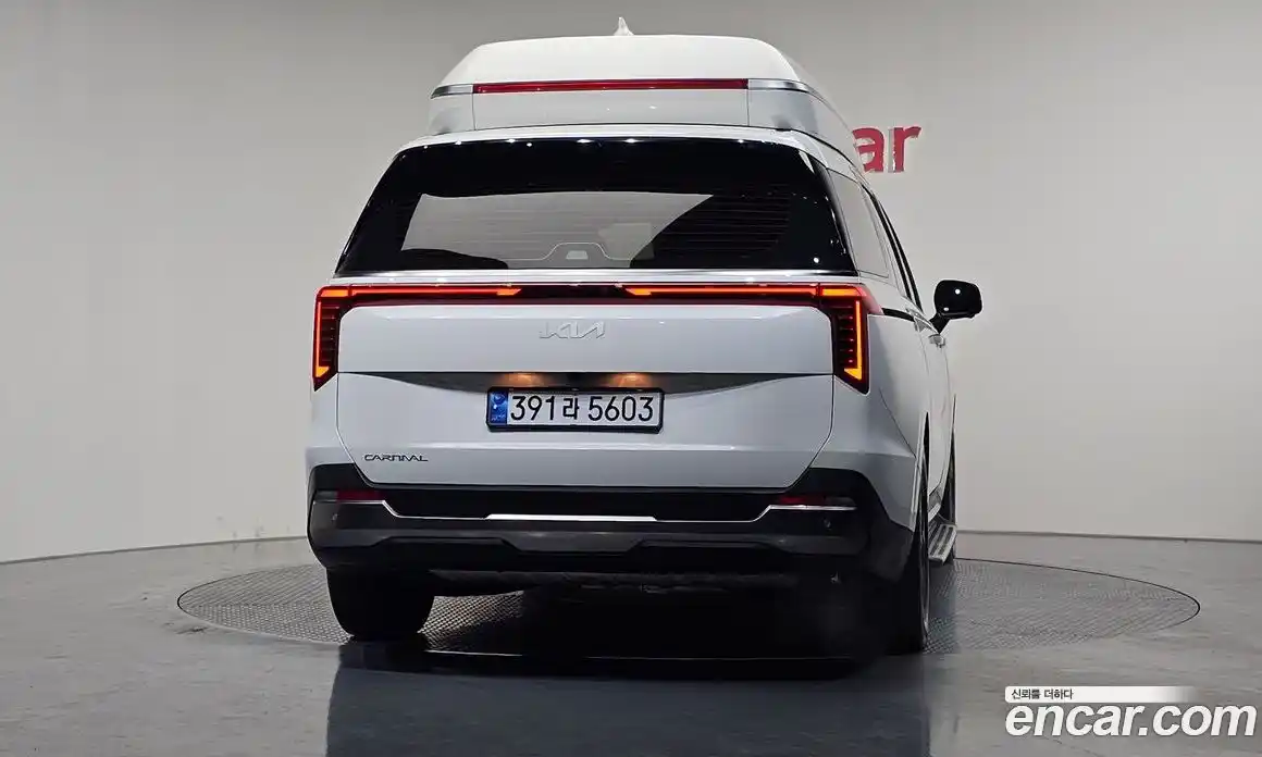 Kia Canival 2024 3.5 Автомат в Москве № 55766, фото 3