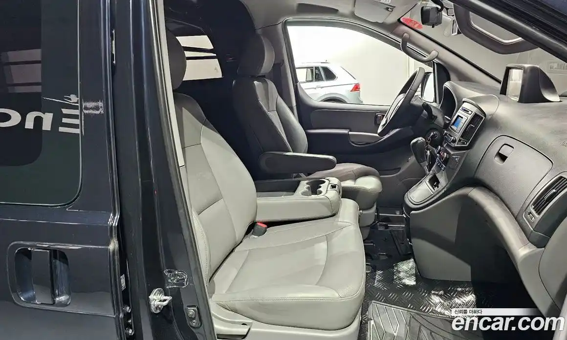 Hyundai Starex 2021 2.5 Автомат в Москве № 6036, фото 10