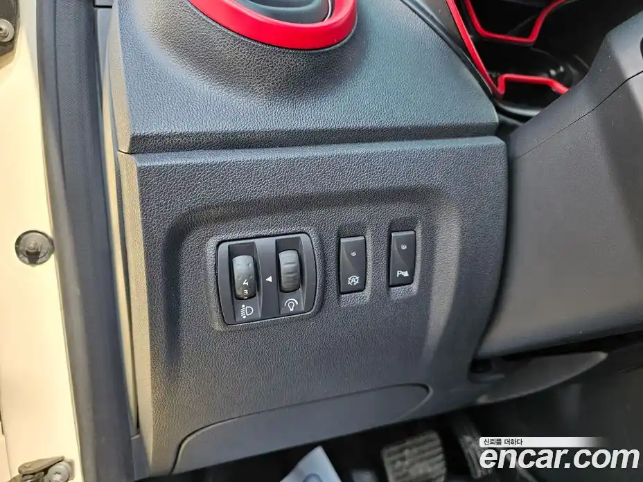 Renault QM3 2017 1.5 Автомат в Москве № 647335, фото 16