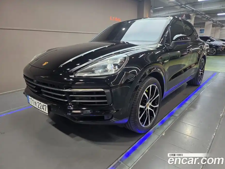 Porsche Cayenne 2023 3.0 Автомат в Москве № 651348, фото 1