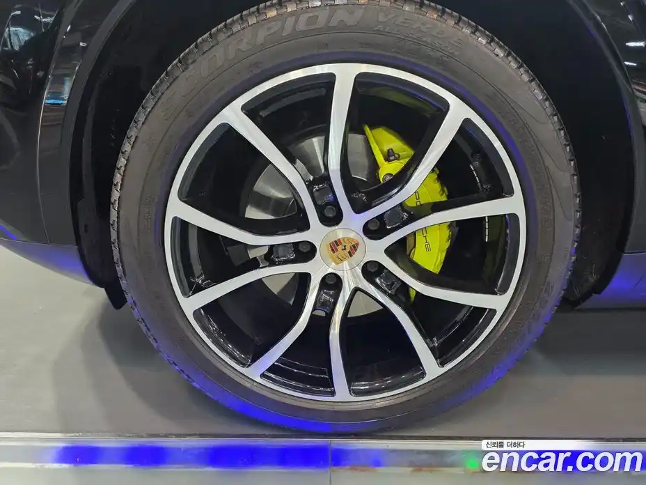 Porsche Cayenne 2023 3.0 Автомат в Москве № 651348, фото 5