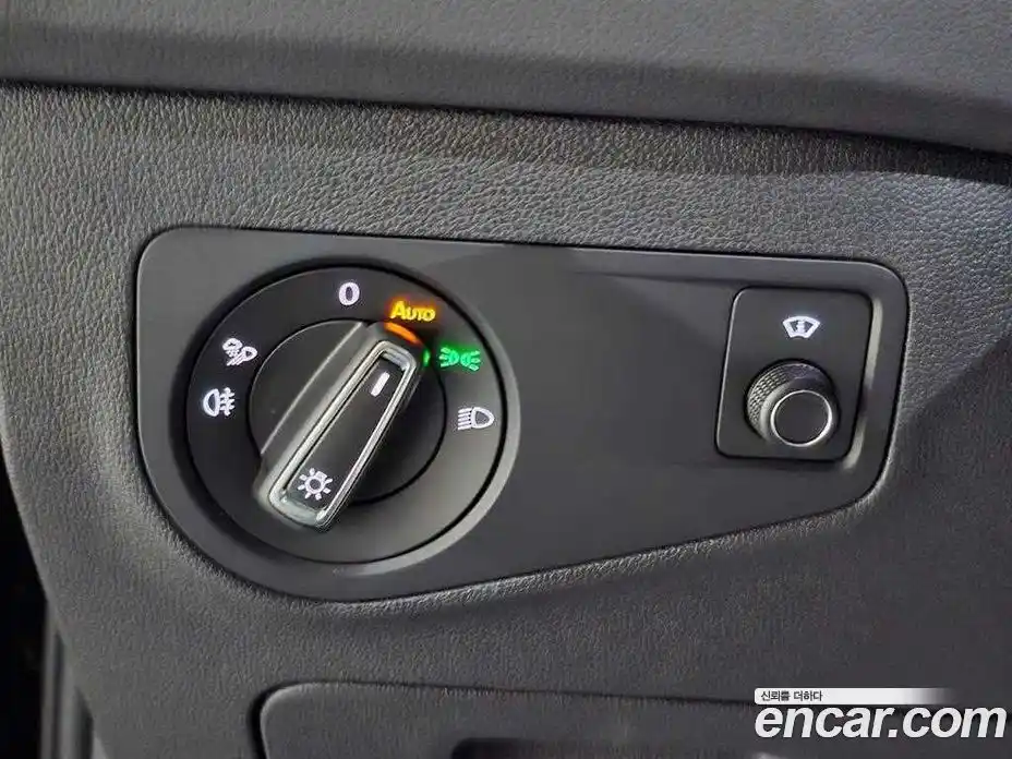 Volkswagen Tiguan 2021 2.0 Автомат в Москве № 652557, фото 19