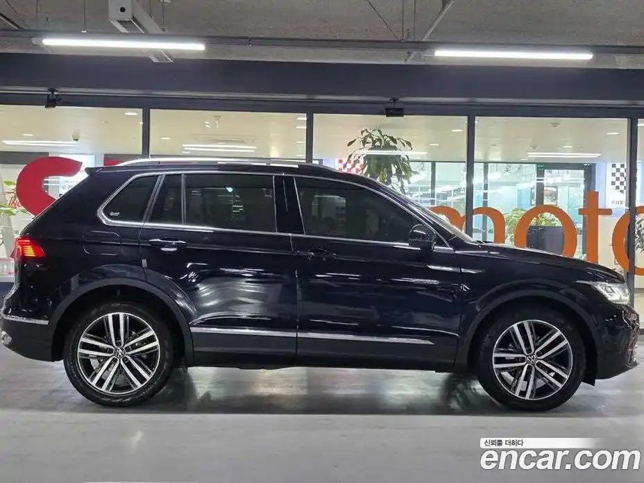 Volkswagen Tiguan 2021 2.0 Автомат в Москве № 652557, фото 5