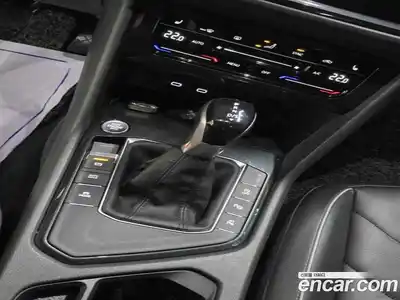 Volkswagen Tiguan 2021 2.0 Автомат в Москве № 652557, миниатюра 9