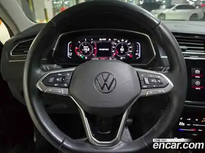 Volkswagen Tiguan 2021 2.0 Автомат в Москве № 652557, миниатюра 10