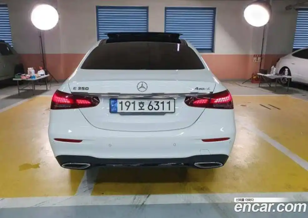 Mercedes-Benz E-Class 2023 2.0 Автомат в Москве № 676589, фото 3