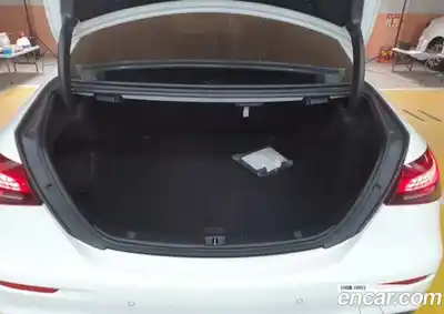 Mercedes-Benz E-Class 2023 2.0 Автомат в Москве № 676589, миниатюра 9