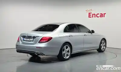 Mercedes-Benz E-Class 2017 2.0 Автомат в Москве № 677796, миниатюра 2