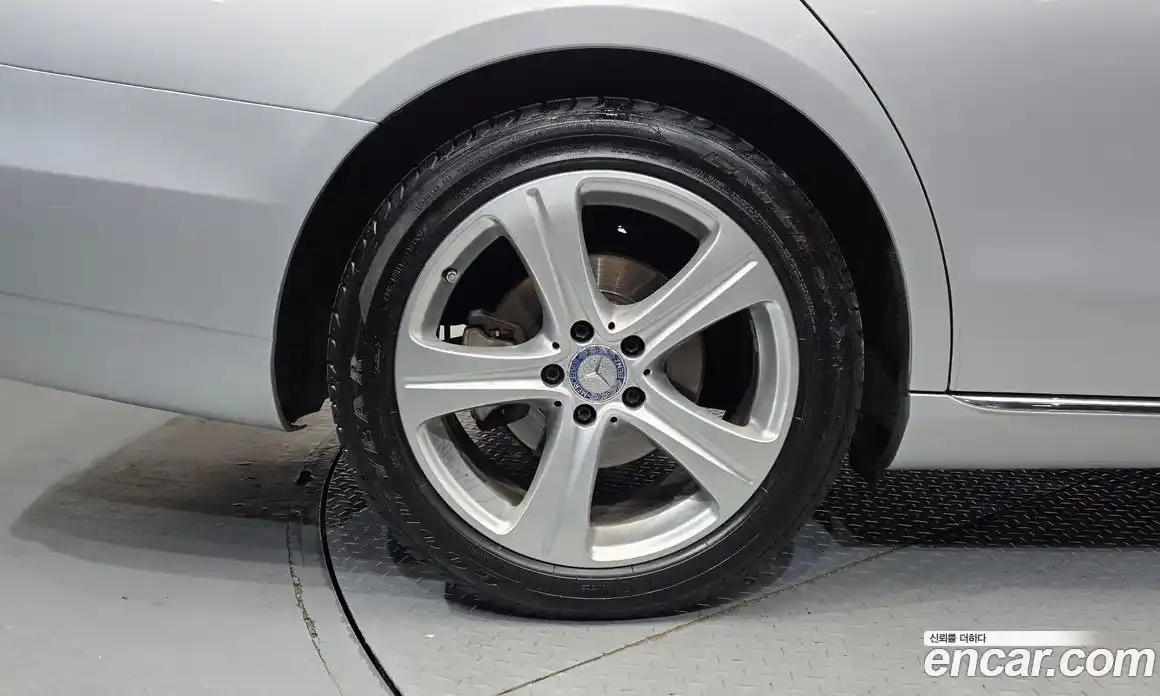 Mercedes-Benz E-Class 2017 2.0 Автомат в Москве № 677796, фото 5