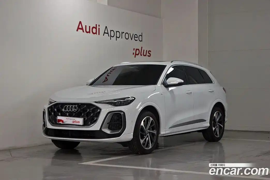 Audi Q5 2025 2.0 Автомат в Москве № 678519, фото 1