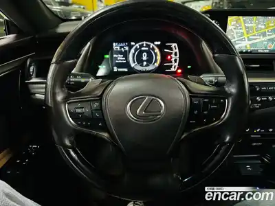 Lexus ES 2021 2.5 Автомат в Москве № 680372, миниатюра 8