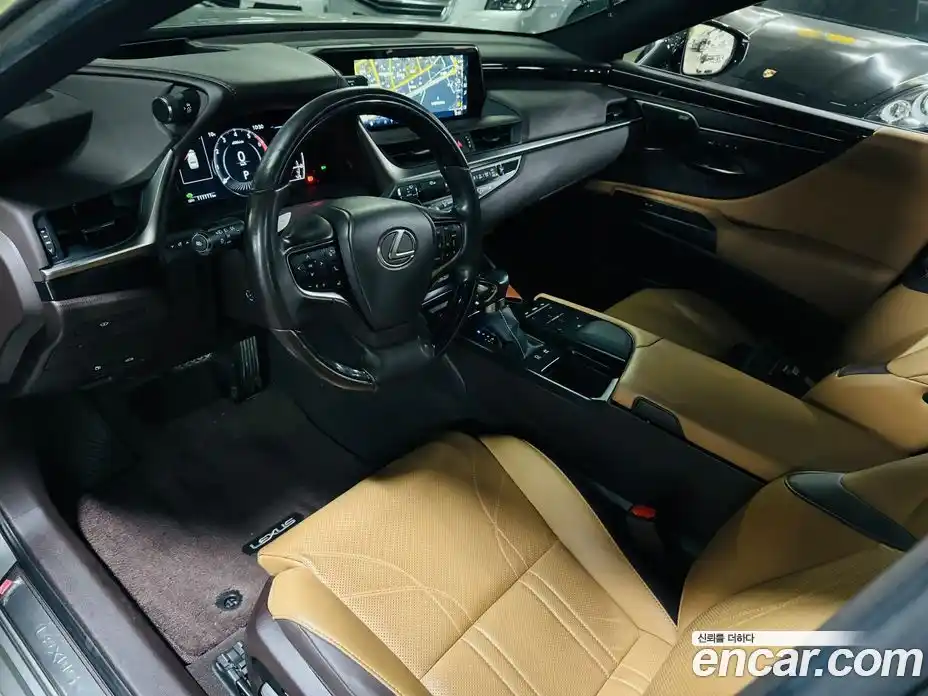 Lexus ES 2021 2.5 Автомат в Москве № 680372, фото 10