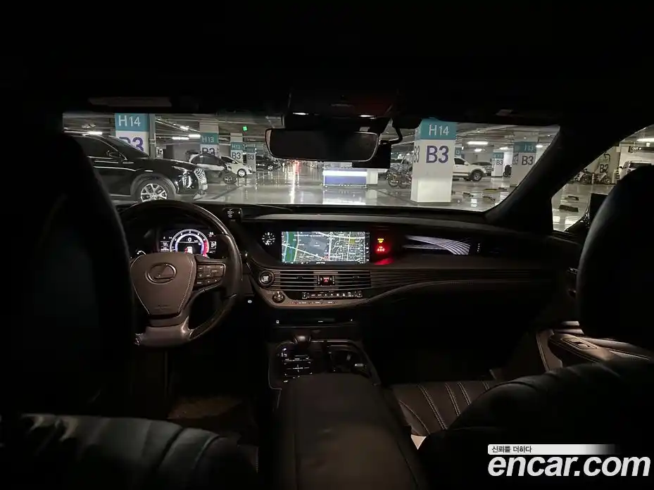 Lexus LS 2018 3.4 Автомат в Москве № 680384, фото 15