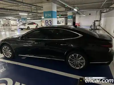 Lexus LS 2018 3.4 Автомат в Москве № 680384, миниатюра 2