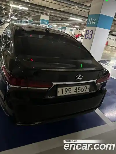 Lexus LS 2018 3.4 Автомат в Москве № 680384, миниатюра 3