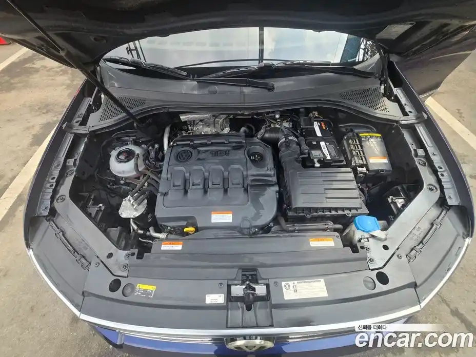 Volkswagen Tiguan 2018 2.0 Автомат в Москве № 680824, фото 11