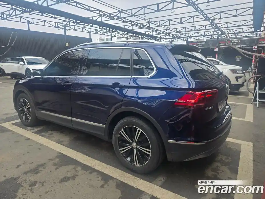 Volkswagen Tiguan 2018 2.0 Автомат в Москве № 680824, фото 4