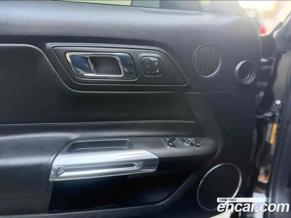 Ford Mustang 2015 2.3 Автомат в Москве № 680943, фото 12