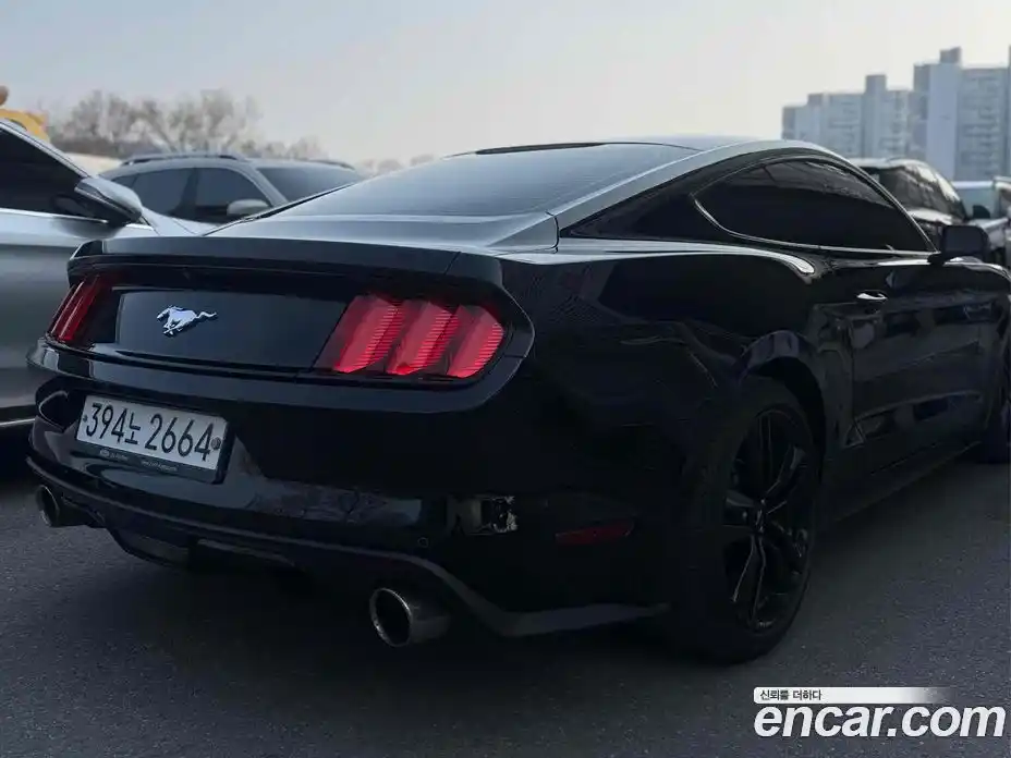 Ford Mustang 2015 2.3 Автомат в Москве № 680943, фото 3