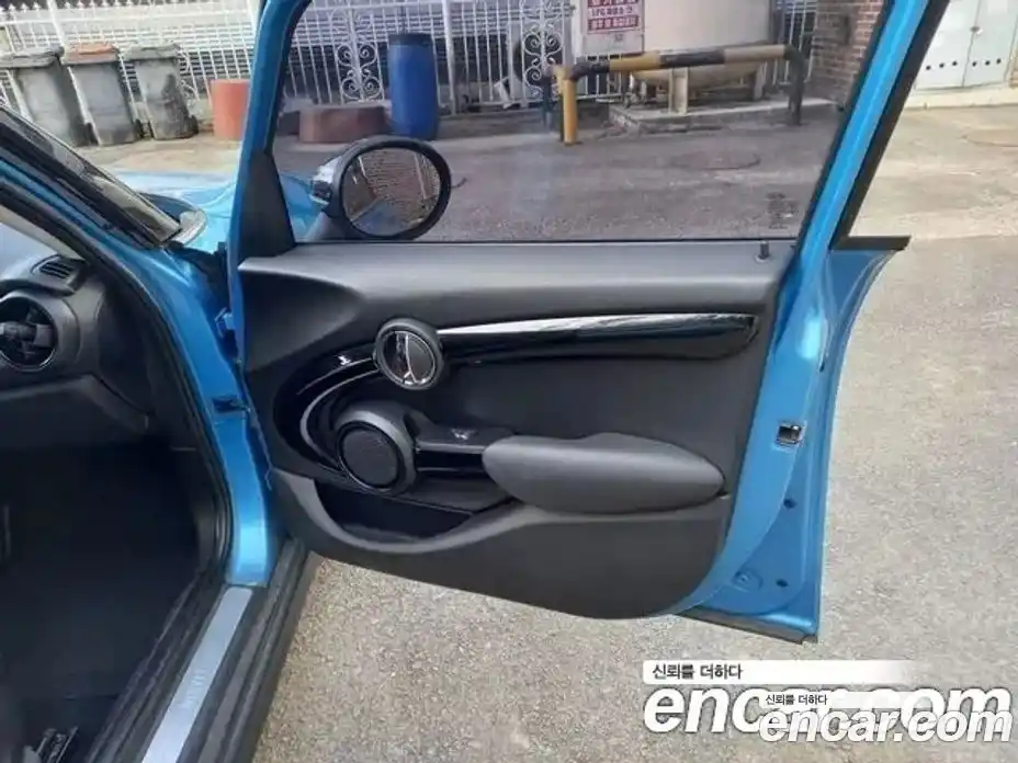 Mini Cooper 2018 1.5 Автомат в Москве № 154552, фото 11