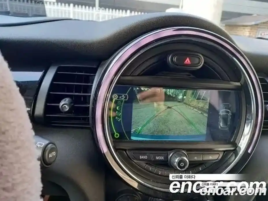 Mini Cooper 2018 1.5 Автомат в Москве № 154552, фото 15