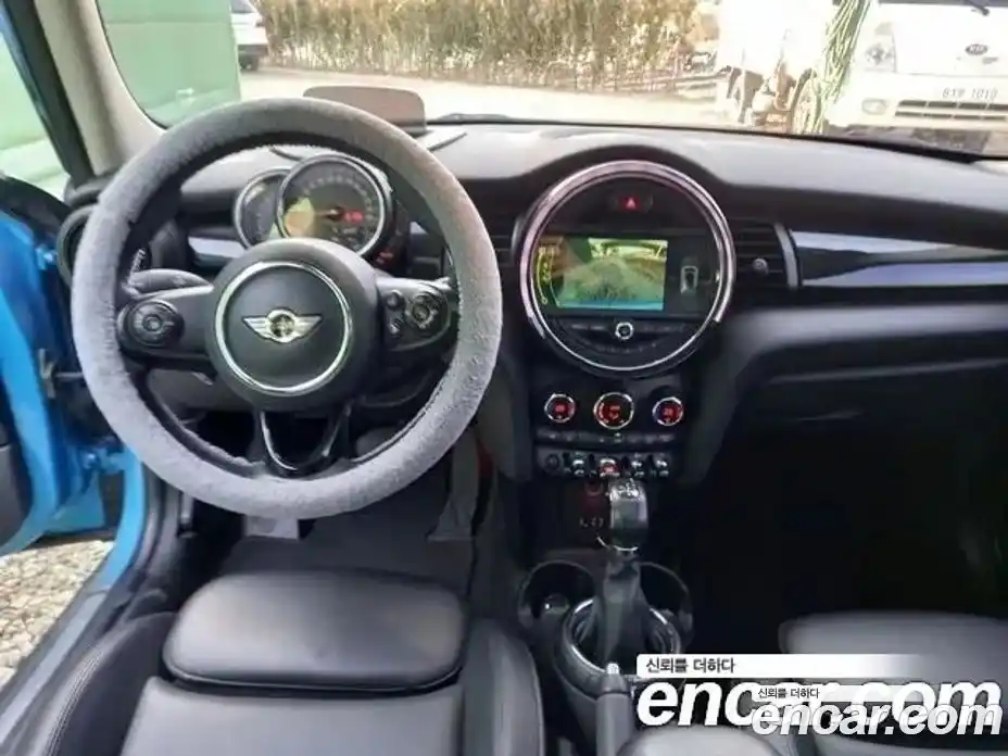 Mini Cooper 2018 1.5 Автомат в Москве № 154552, фото 18