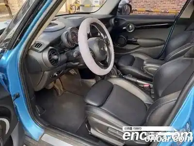 Mini Cooper 2018 1.5 Автомат в Москве № 154552, миниатюра 6