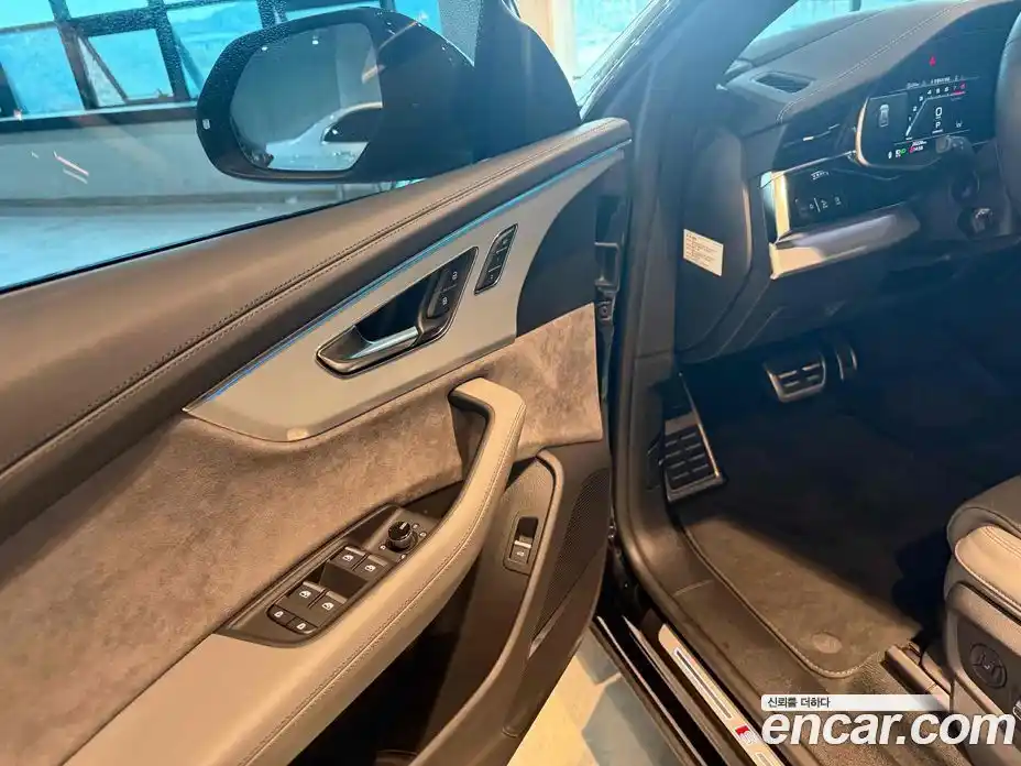 Audi Q8 2022 3.0 Автомат в Москве № 196075, фото 9