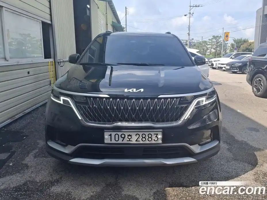 Kia Canival 2023 3.5 Автомат в Москве № 10068, фото 1