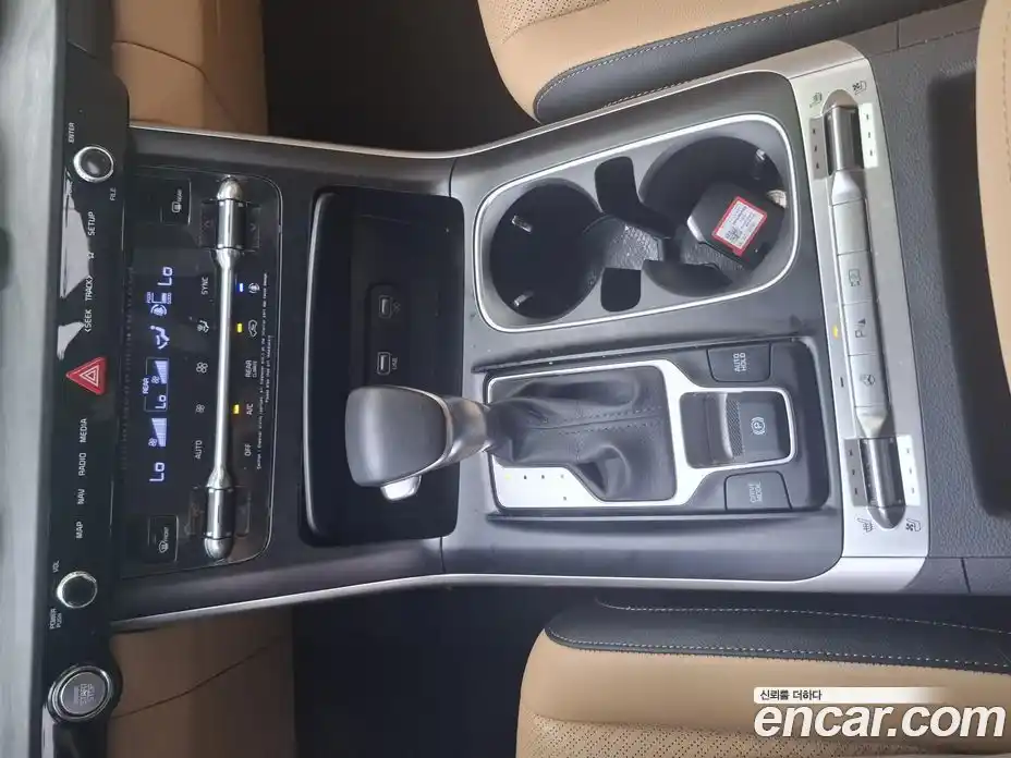 Kia Canival 2023 3.5 Автомат в Москве № 10068, фото 9