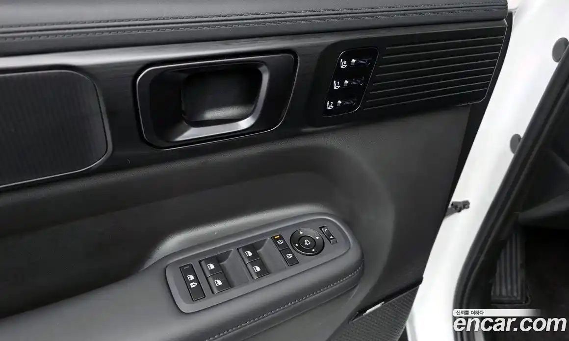 Hyundai Santa Fe 2024 1.6 Автомат в Москве № 124390, фото 11